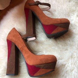 Candie’s 70’s Colorblock Chunky Platform Heels